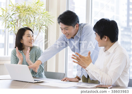 Business scene applauding licking meeting 38603983