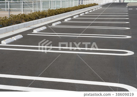 Parking line line 38609819