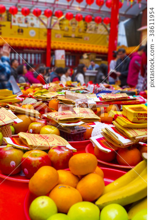 紙錢，水果, 祭祀品，紙幣、果物、犠牲製品，Paper money, fruits 38611954
