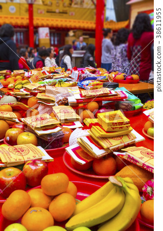 紙錢，水果, 祭祀品，紙幣、果物、犠牲製品，Paper money, fruits 38611955