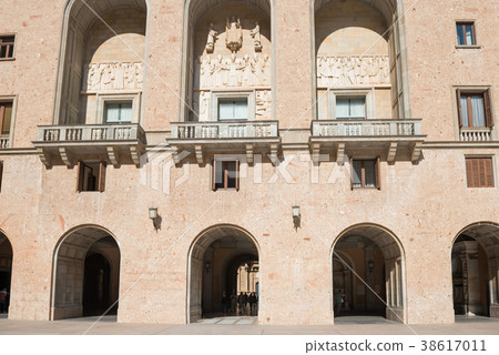 Monastery, Santa Maria de Montserrat 38617011