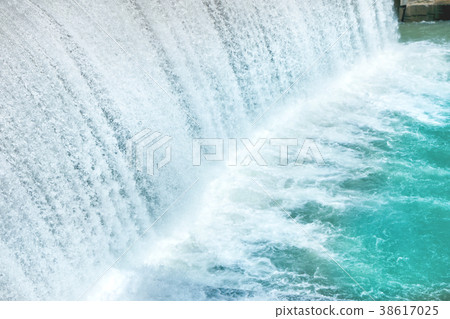 Waterfall on a big dam Waterfall on a big dam 38617025