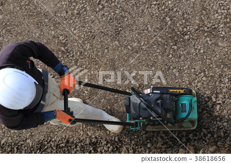 用於基礎工作的平整工作，用於壓實路基的平板壓實機 38618656