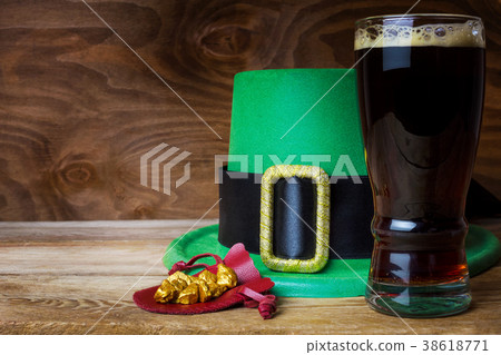 Patrick day green leprechaun hat, big beer glass Patrick day green leprechaun hat, big beer glass 38618771