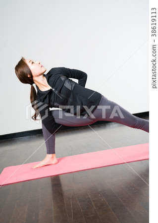 yoga yoga 38619113
