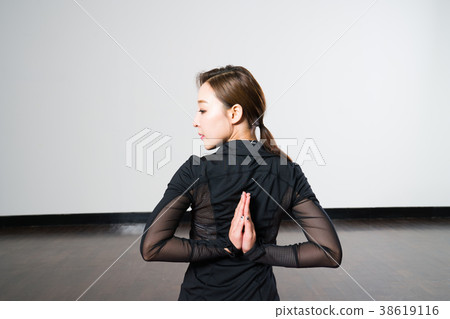 yoga yoga 38619116