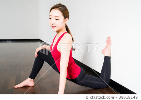 yoga 38619149