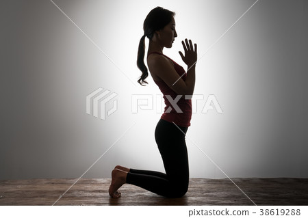 yoga yoga 38619288