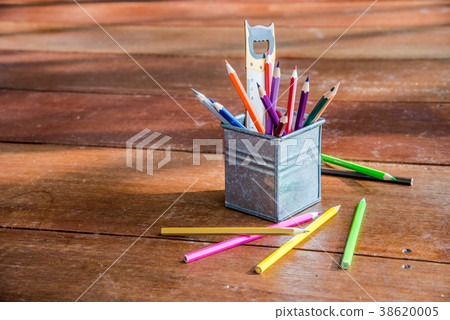 Color pencils, Crayon on the iron pot with ruler 38620005