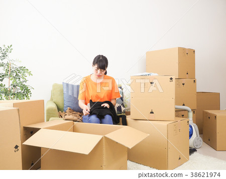 準備搬家的女人 準備搬家的女人 38621974