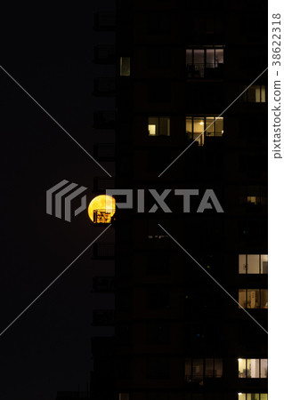 Red moon in NYC 38622318