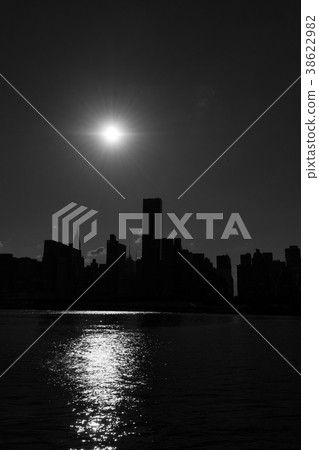 Skyline of the east side of midtown Manhattan Skyline of the east side of midtown Manhattan 38622982