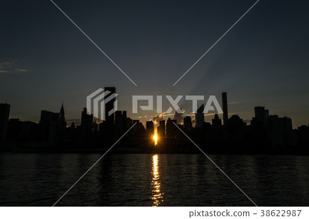Skyline of midtown Manhattan at sunset Skyline of midtown Manhattan at sunset 38622987