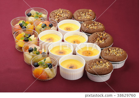 Party dessert Catering food Party dessert Catering food 38629760