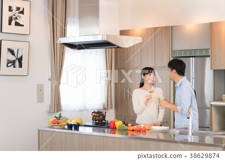 夫婦廚房烹飪生活方式圖像 38629874