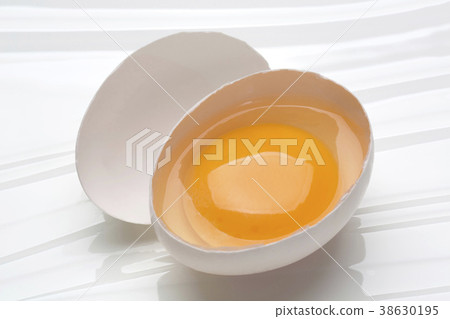 Contents of fresh egg 38630195