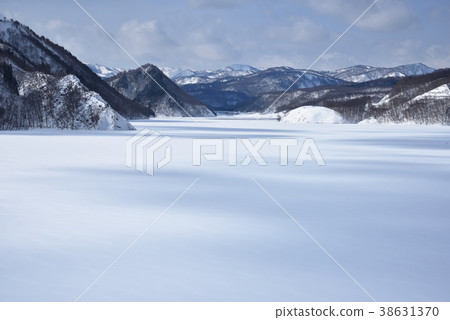 Frozen Midwinter Lake Oshu Light and Shadow Pattern Frozen Midwinter Lake Oshu Light and Shadow Pattern 38631370