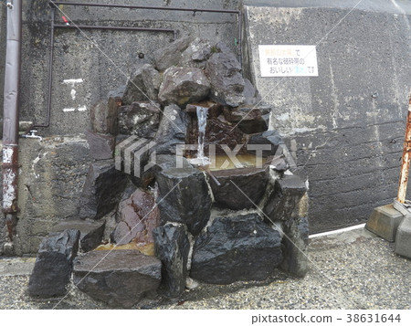 Spring water of Kurobe Dam shatter zone 38631644