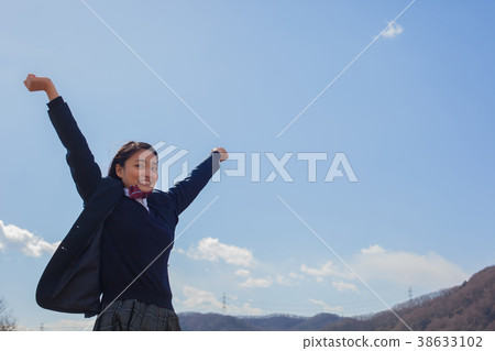 高中女生舉起雙手 38633102