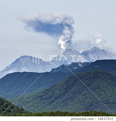 Scenery summer mountain landscape of Kamchatka Scenery summer mountain landscape of Kamchatka 38637052
