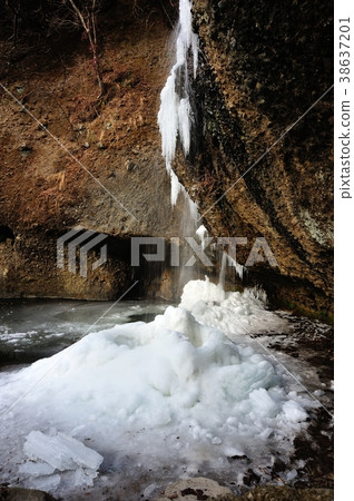 Waterfall of the moon wait Waterfall of the moon wait 38637201