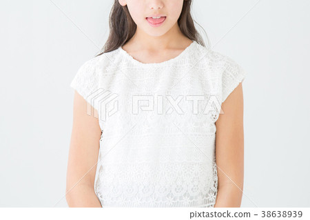 一個伸出舌頭的女孩 一個伸出舌頭的女孩 38638939