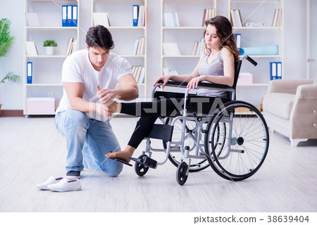 Patient undergoing rehabilitation recovery Patient undergoing rehabilitation recovery 38639404