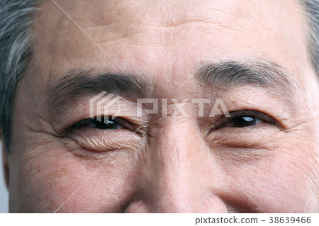 亞洲人的表情，資深，中年，老人，特寫鏡頭，笑，微笑，幸福，健康 38639466