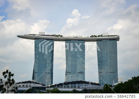 Modern buildings in Singapore 38642785