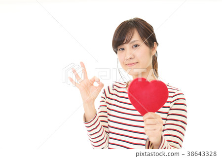 有心臟標記的一名婦女 38643328