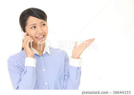 電話的微笑的婦女 電話的微笑的婦女 38644155