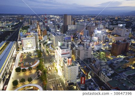 從福島縣最高的郡山站西口的標誌性建築觀景大廳夜景 38647396