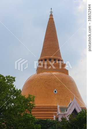 Temples Phra Pathom Chedi landmark of Thailand  38652944