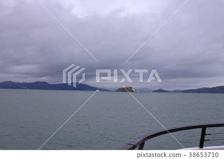 Landscape from a ship crossing Alcatraz Island San Francisco, California, USA 38653710