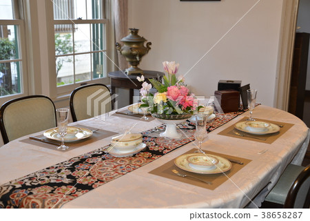 Western-style dining table 38658287