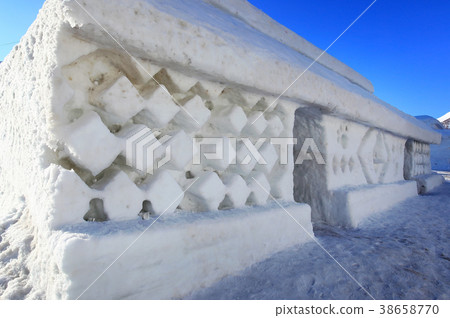 A light of snow A light of snow 38658770