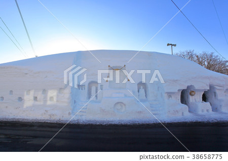 A light of snow A light of snow 38658775