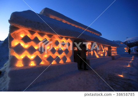 A light of snow 38658785