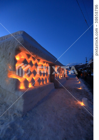 A light of snow 38658786