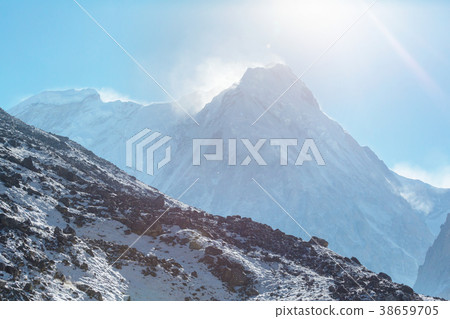 Kanchenjunga region 38659705