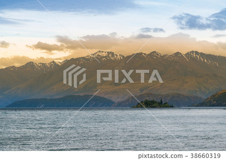 Beautiful New Zealand Wanaka lake 38660319