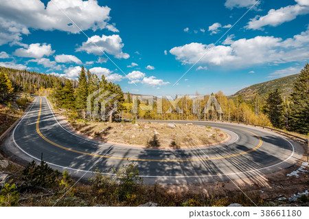 Hairpin turn at autumn in Colorado, USA. 38661180