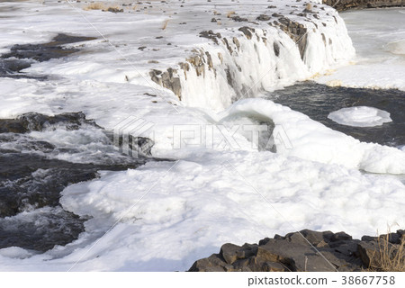 Shandong Waterfall, Cheolwon-gun, Gangwon-do 38667758