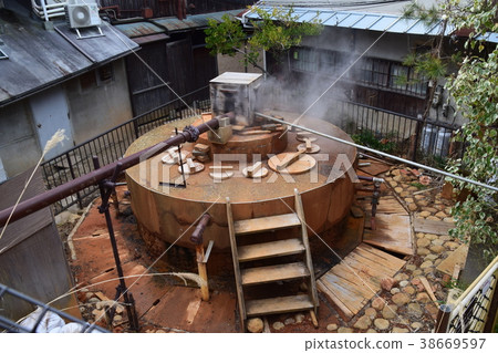 Gosho's source 38669597