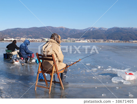 Smelt fishing of Lake Suwa Smelt fishing of Lake Suwa 38671405