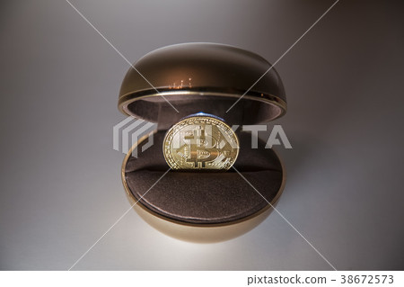 bitcoin inside the box for the ring bitcoin inside the box for the ring 38672573