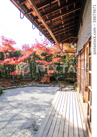 Kinpaku-ji寺，山的看法 38673671
