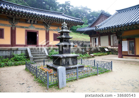 The three-story stone pagoda of Eungseo Temple, Mongjeongsa Temple, Mt. Cheonduk, Andong City, Gyeongbuk 38680543