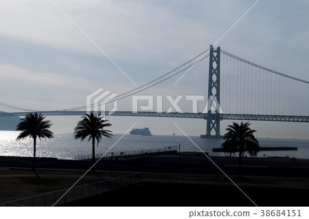 Akashi Kaikyo Bridge 38684151