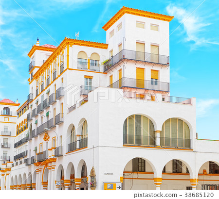 Downtown of the city Seville  38685120